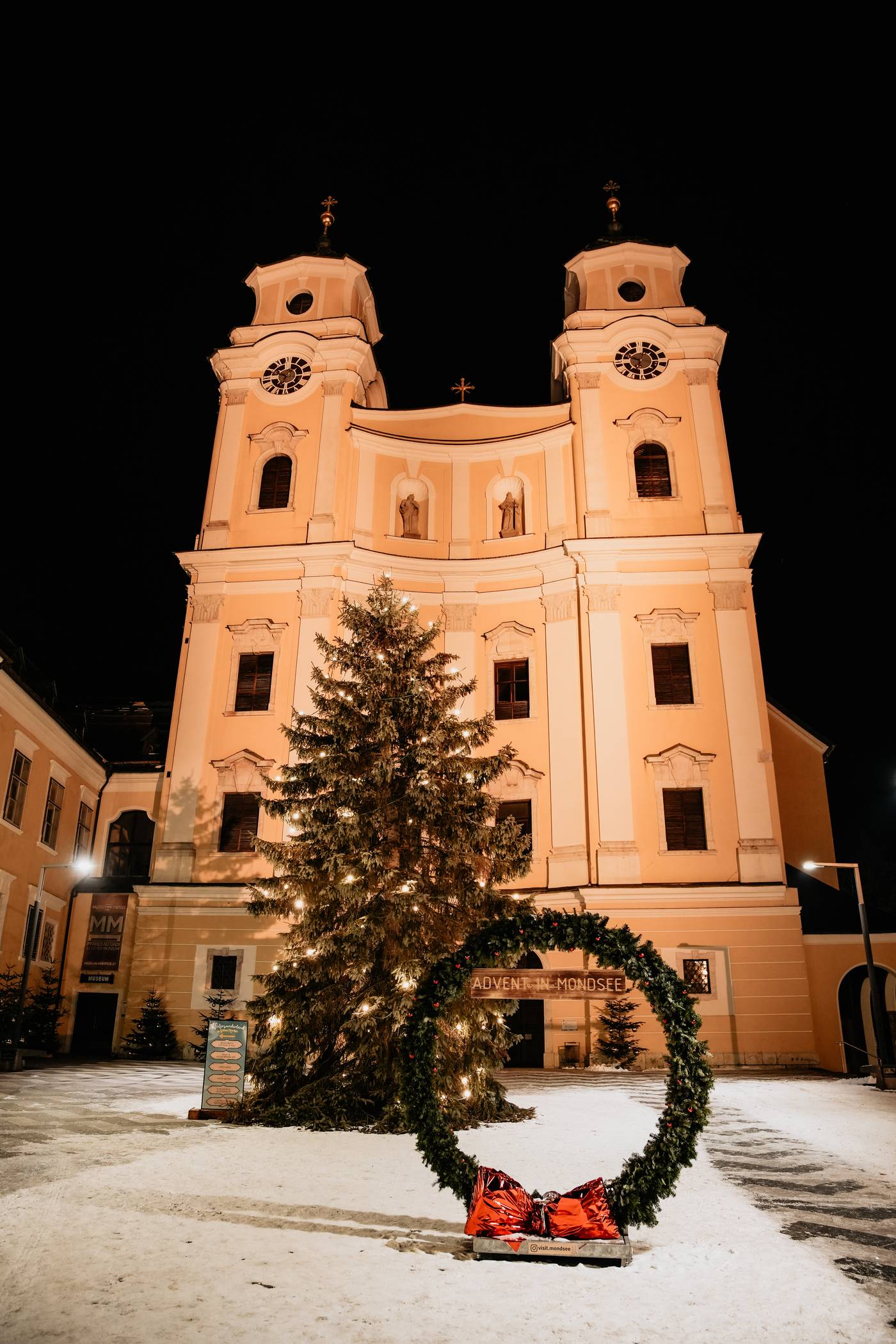 Basilika Mondsee im Advent